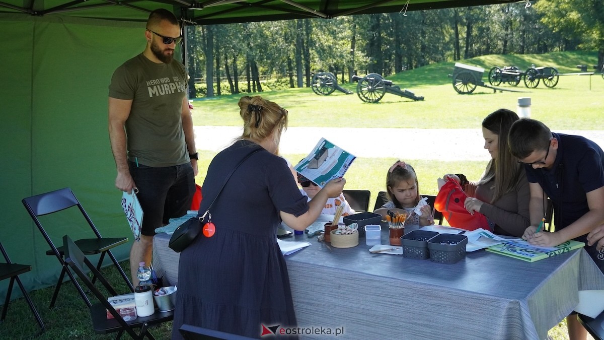 Rodzinny piknik edukacyjny Z małą walizką w muzealny świat[21.09.2025] - zdjęcie #15 - eOstroleka.pl