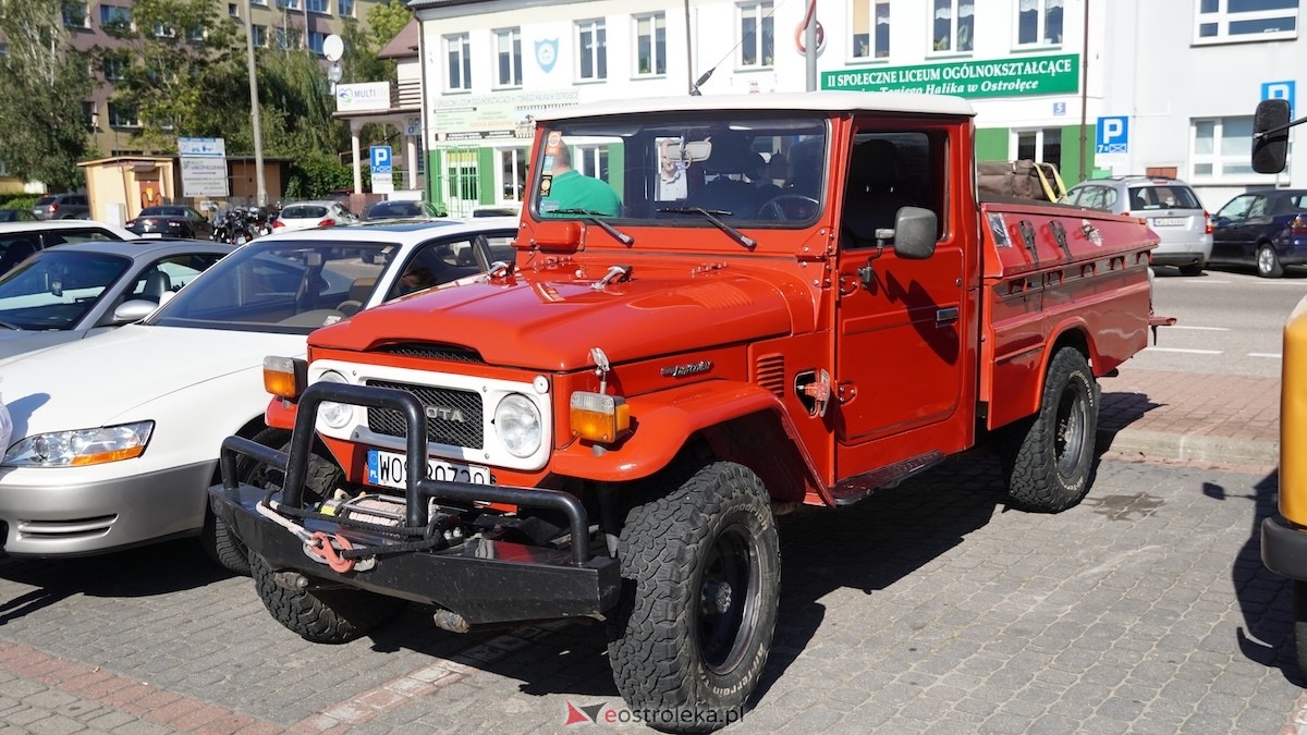 Klasykiem po Ostrołęce - Zlot miłośników klasycznej motoryzacji [21.09.2025] - zdjęcie #66 - eOstroleka.pl