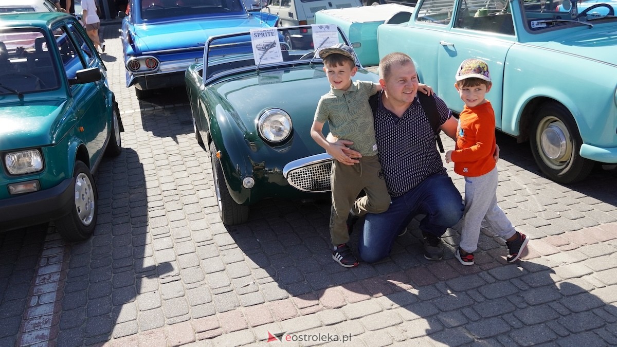 Klasykiem po Ostrołęce - Zlot miłośników klasycznej motoryzacji [21.09.2025] - zdjęcie #36 - eOstroleka.pl