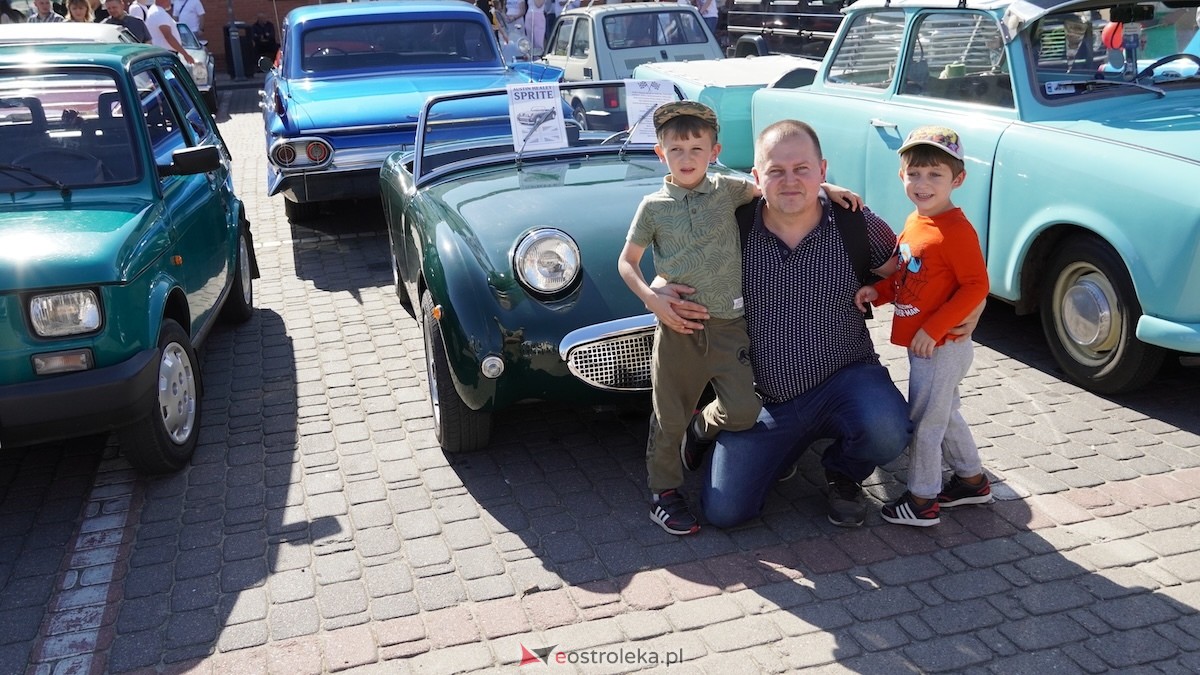 Klasykiem po Ostrołęce - Zlot miłośników klasycznej motoryzacji [21.09.2025] - zdjęcie #35 - eOstroleka.pl