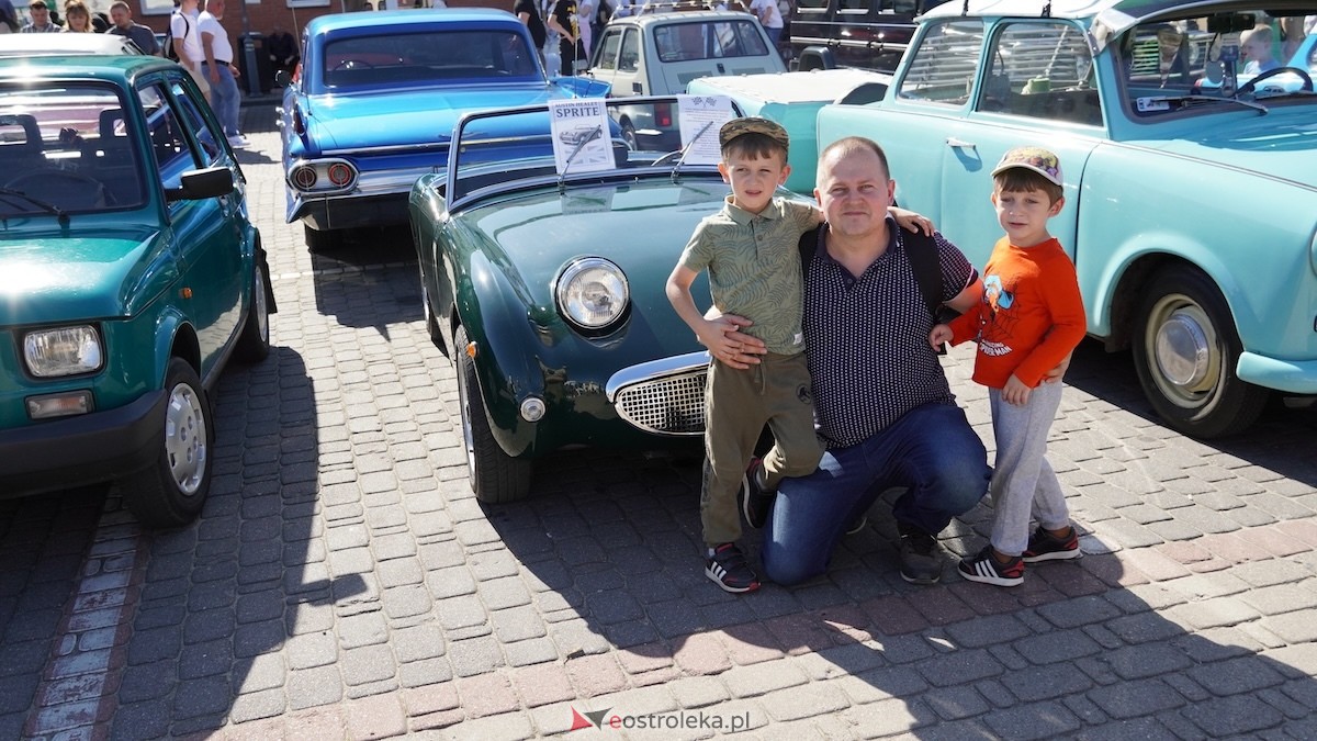 Klasykiem po Ostrołęce - Zlot miłośników klasycznej motoryzacji [21.09.2025] - zdjęcie #34 - eOstroleka.pl