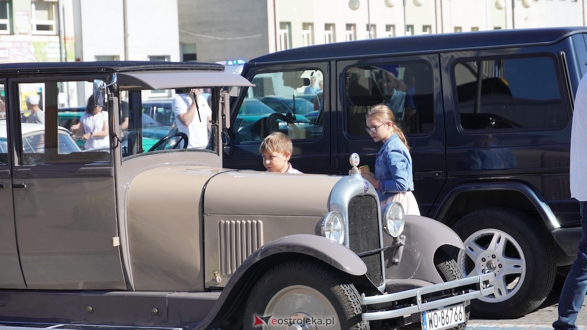 Klasykiem po Ostrołęce - Zlot miłośników klasycznej motoryzacji [21.09.2025] - zdjęcie #20 - eOstroleka.pl