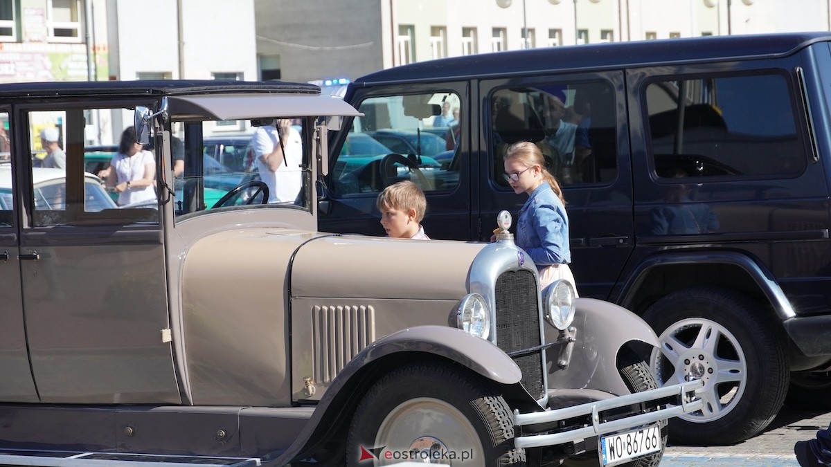 Klasykiem po Ostrołęce - Zlot miłośników klasycznej motoryzacji [21.09.2025] - zdjęcie #19 - eOstroleka.pl