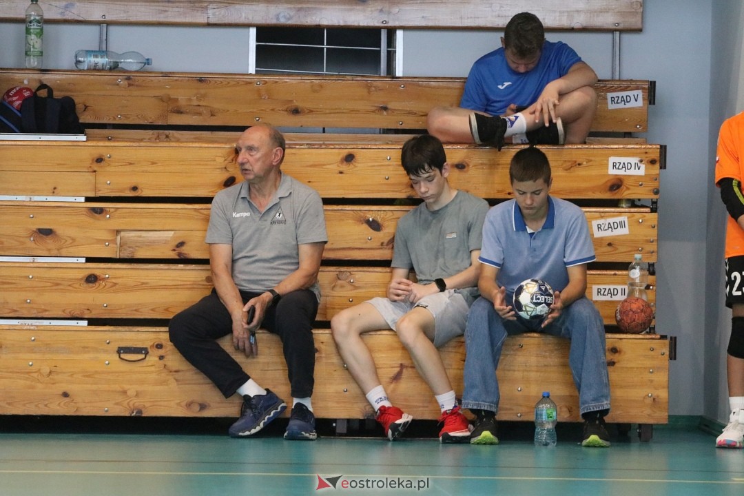 Oni kochają handball! Memoriał Piotra Dobrzyńskiego [21.09.2025] - zdjęcie #38 - eOstroleka.pl