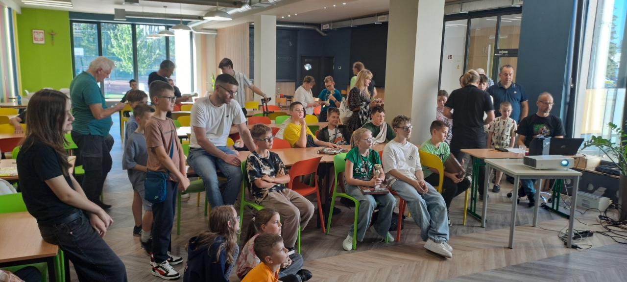 Zacięte rozgrywki na szachownicy. Turniej szachowy o puchar wójta gminy Kadzidło! [20.09.2025] - zdjęcie #3 - eOstroleka.pl