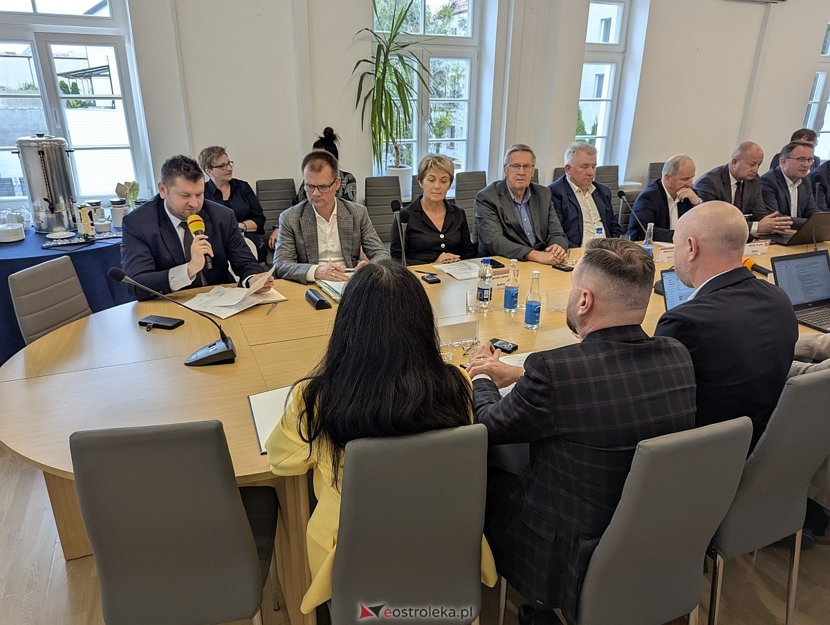 XIX sesja Rady Powiatu w Ostrołęce [22.09.2025] - zdjęcie #15 - eOstroleka.pl