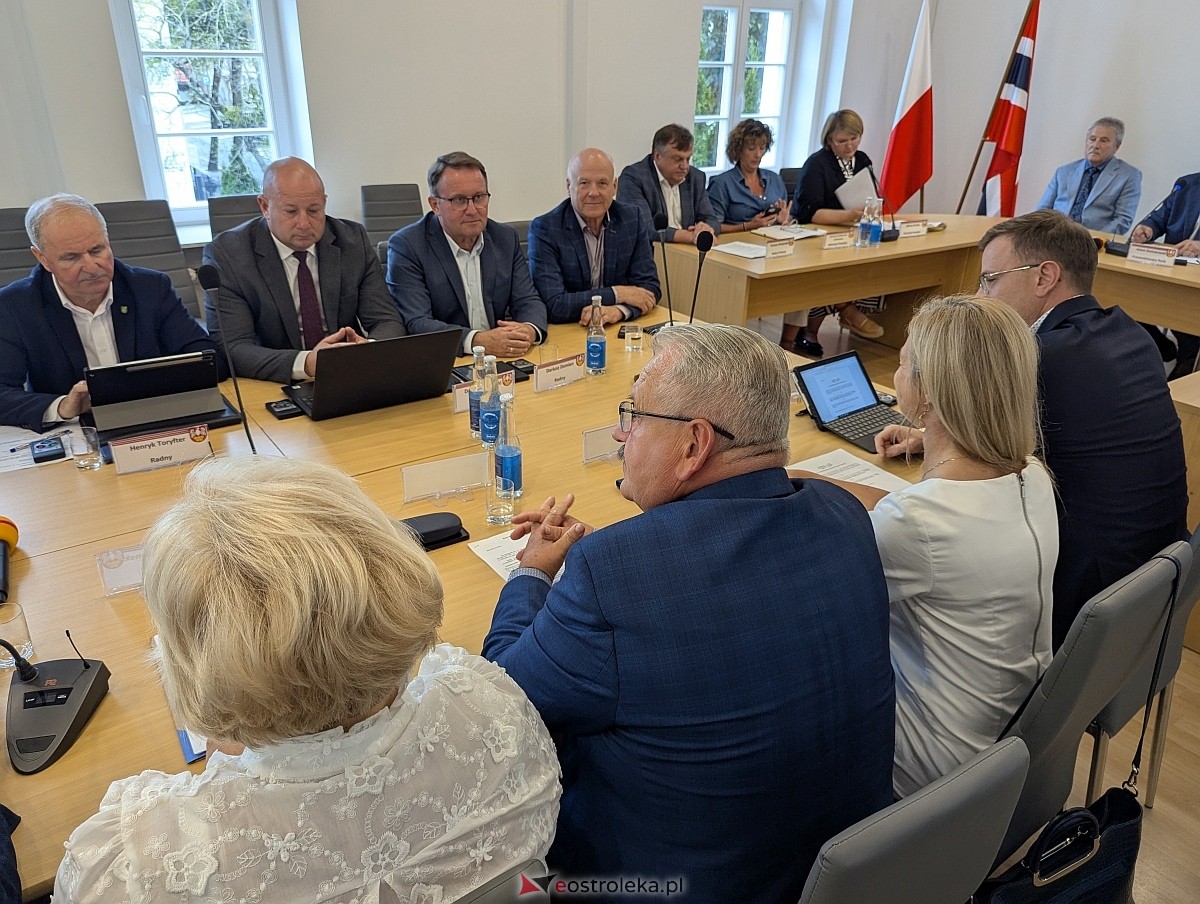 XIX sesja Rady Powiatu w Ostrołęce [22.09.2025] - zdjęcie #13 - eOstroleka.pl
