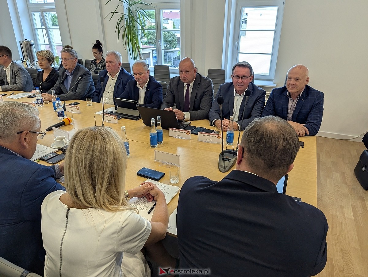 XIX sesja Rady Powiatu w Ostrołęce [22.09.2025] - zdjęcie #12 - eOstroleka.pl