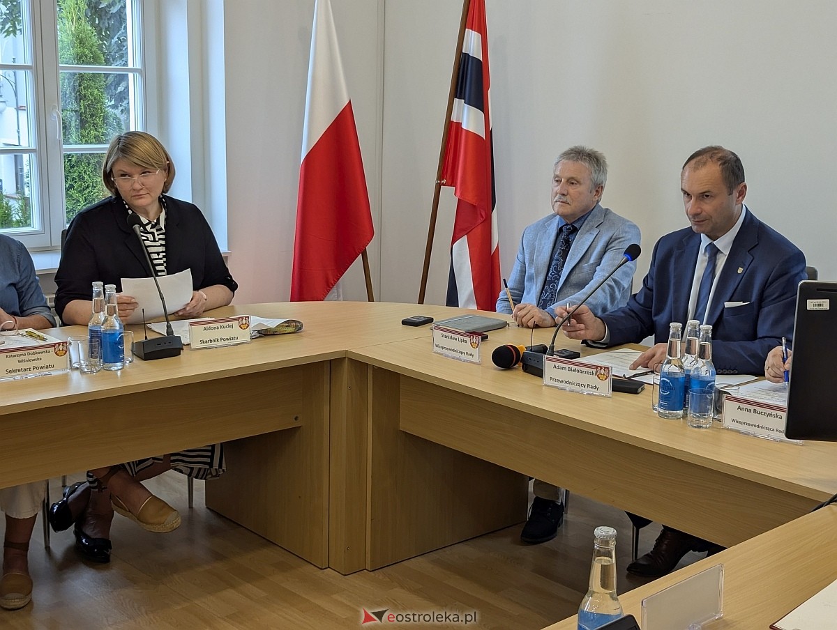 XIX sesja Rady Powiatu w Ostrołęce [22.09.2025] - zdjęcie #9 - eOstroleka.pl
