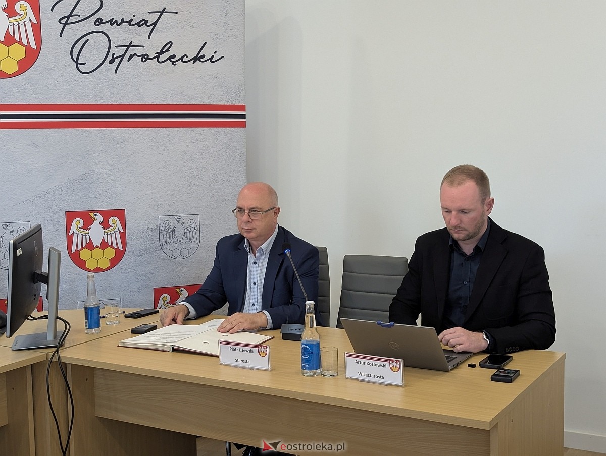 XIX sesja Rady Powiatu w Ostrołęce [22.09.2025] - zdjęcie #8 - eOstroleka.pl