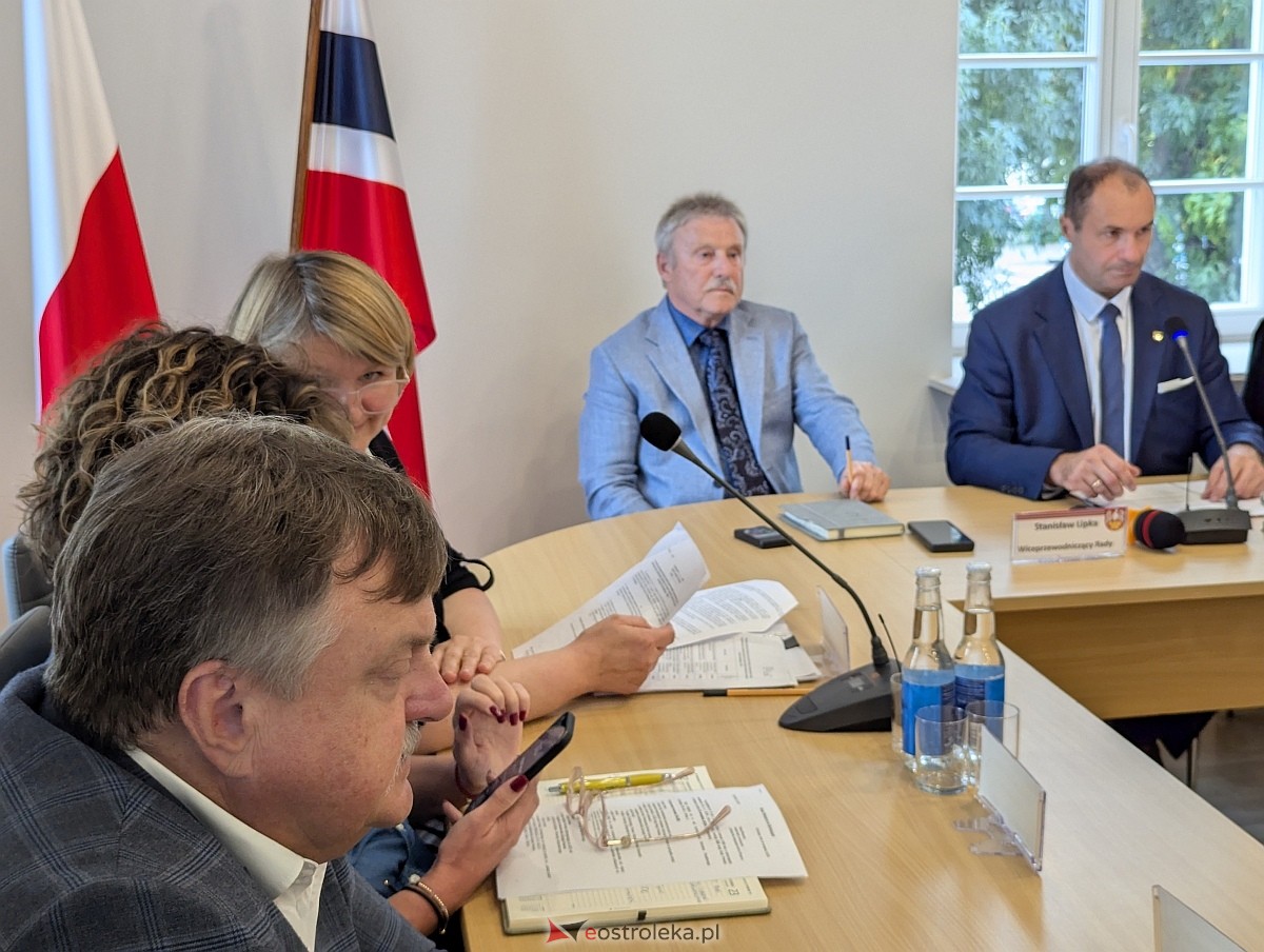 XIX sesja Rady Powiatu w Ostrołęce [22.09.2025] - zdjęcie #3 - eOstroleka.pl