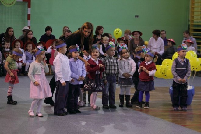 Pasowanie na przedszkolaka w Przedszkolu Miejskim Nr 7 (20.10.2011) - zdjęcie #34 - eOstroleka.pl