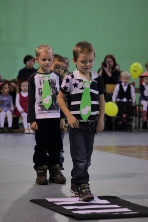 Pasowanie na przedszkolaka w Przedszkolu Miejskim Nr 7 (20.10.2011) - zdjęcie #32 - eOstroleka.pl
