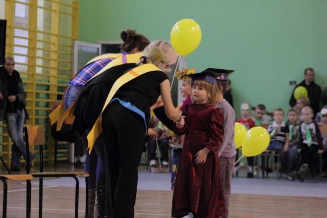 Pasowanie na przedszkolaka w Przedszkolu Miejskim Nr 7 (20.10.2011) - zdjęcie #16 - eOstroleka.pl