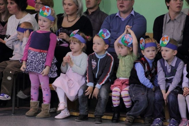 Pasowanie na przedszkolaka w Przedszkolu Miejskim Nr 7 (20.10.2011) - zdjęcie #15 - eOstroleka.pl