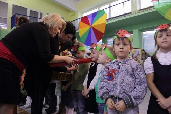 Pasowanie na przedszkolaka w Przedszkolu Miejskim Nr 7 (20.10.2011) - zdjęcie #6 - eOstroleka.pl
