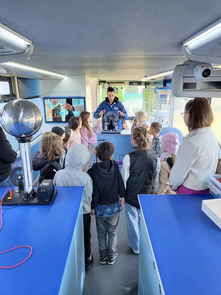 Naukobus w szkole w Borawem [24.09.2025] - zdjęcie #14 - eOstroleka.pl