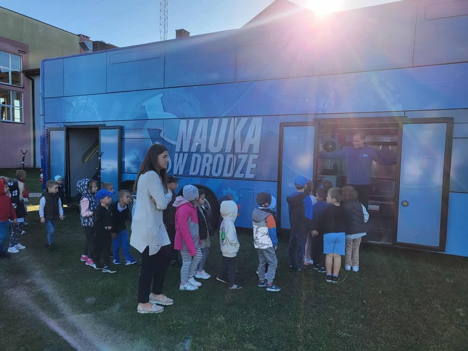 Naukobus w szkole w Borawem [24.09.2025] - zdjęcie #10 - eOstroleka.pl
