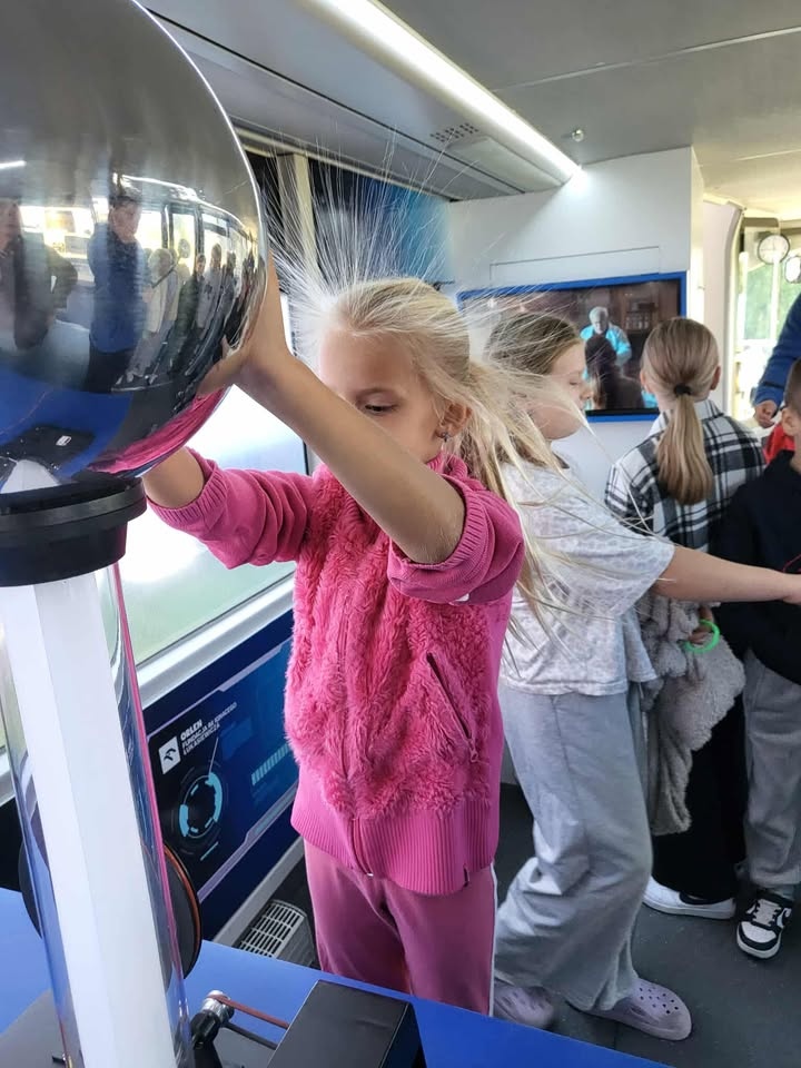 Naukobus w szkole w Borawem [24.09.2025] - zdjęcie #7 - eOstroleka.pl
