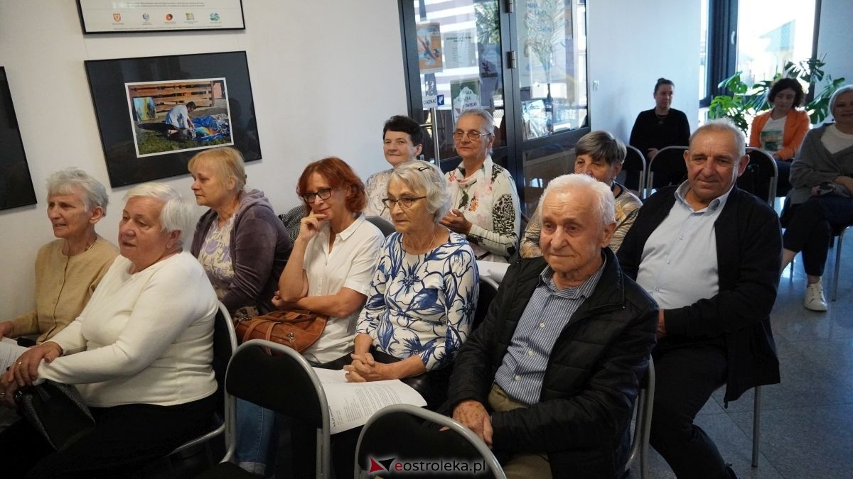 Ach jak przyjemnie - sentymentalna podróż muzyczna dla seniorów w Olszewie-Borkach [25.09.2025] - zdjęcie #23 - eOstroleka.pl
