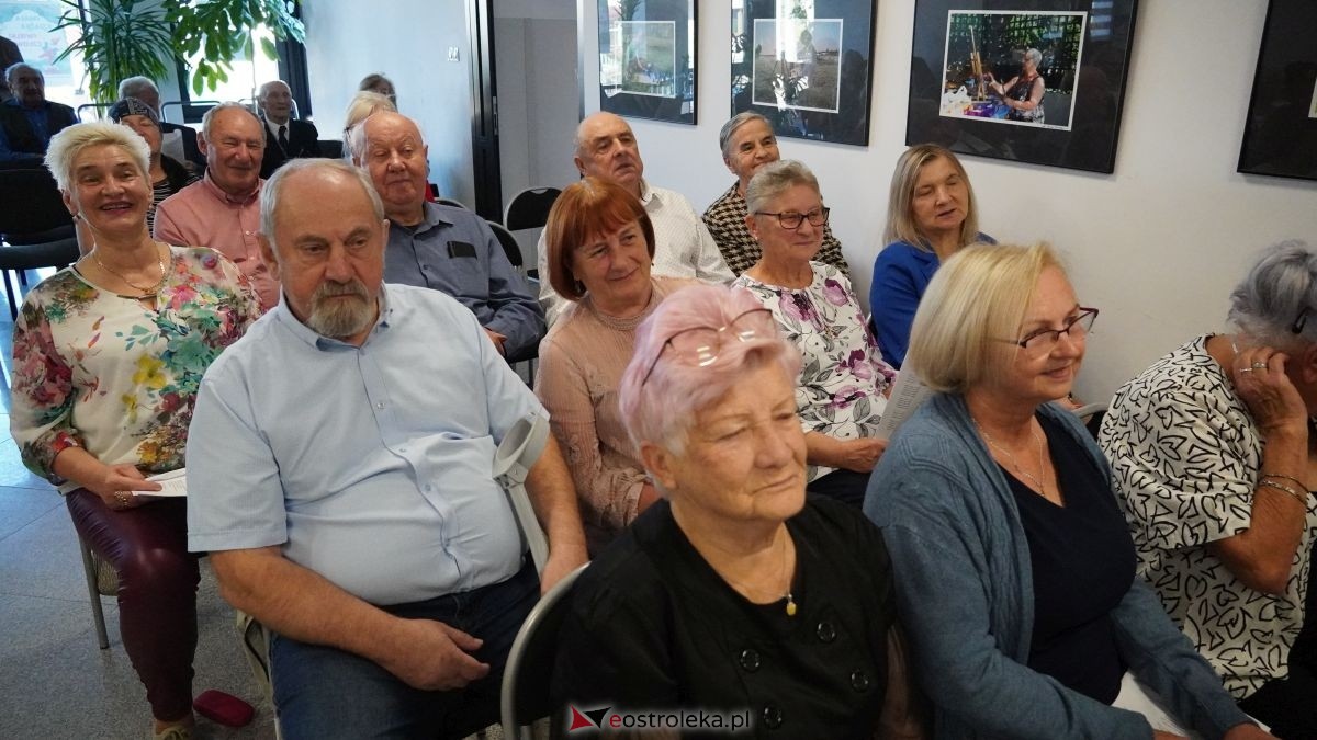 Ach jak przyjemnie - sentymentalna podróż muzyczna dla seniorów w Olszewie-Borkach [25.09.2025] - zdjęcie #19 - eOstroleka.pl
