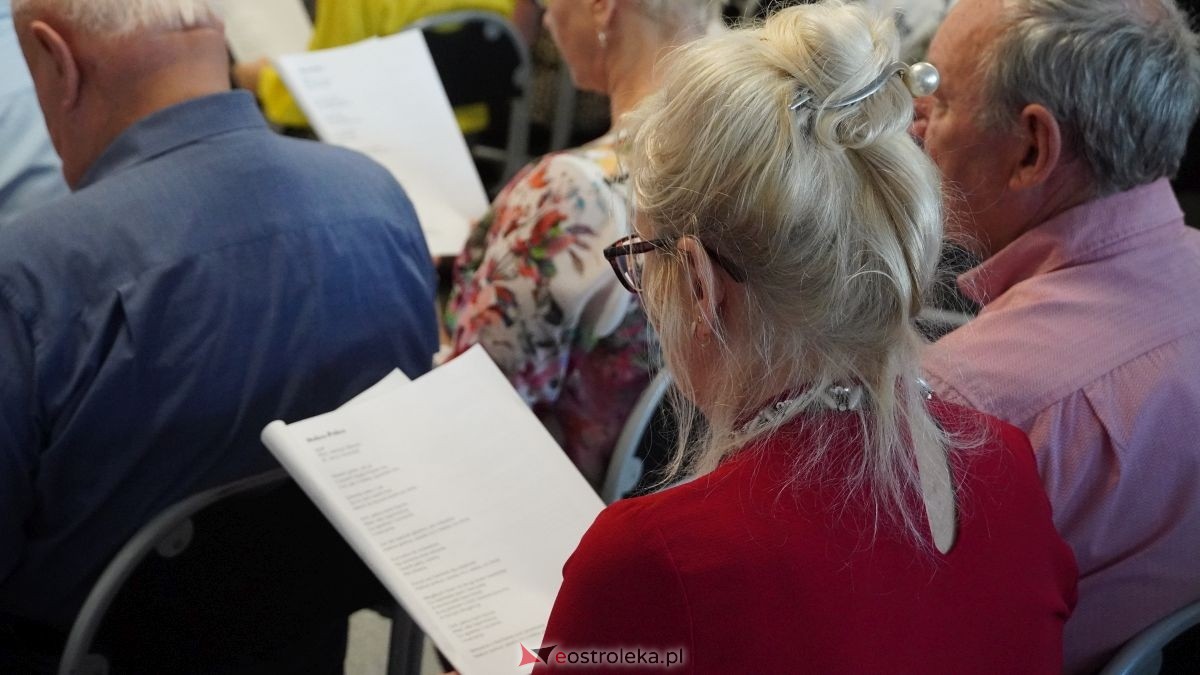 Ach jak przyjemnie - sentymentalna podróż muzyczna dla seniorów w Olszewie-Borkach [25.09.2025] - zdjęcie #13 - eOstroleka.pl