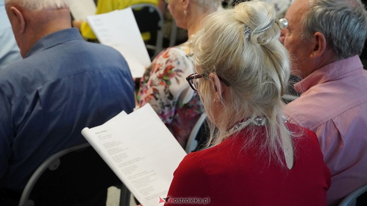 Ach jak przyjemnie - sentymentalna podróż muzyczna dla seniorów w Olszewie-Borkach [25.09.2025] - zdjęcie #12 - eOstroleka.pl