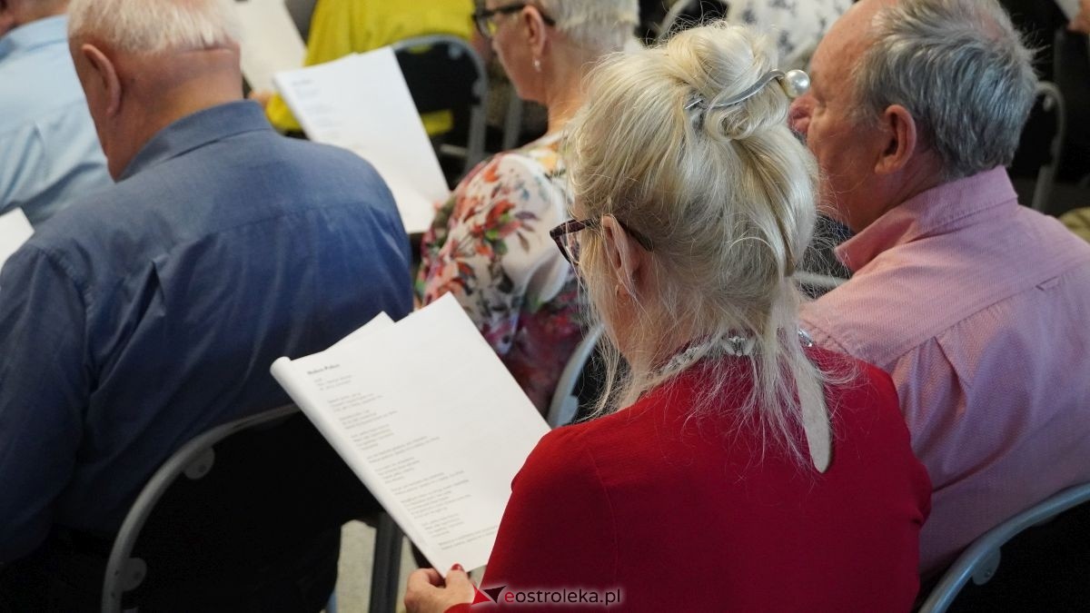 Ach jak przyjemnie - sentymentalna podróż muzyczna dla seniorów w Olszewie-Borkach [25.09.2025] - zdjęcie #10 - eOstroleka.pl