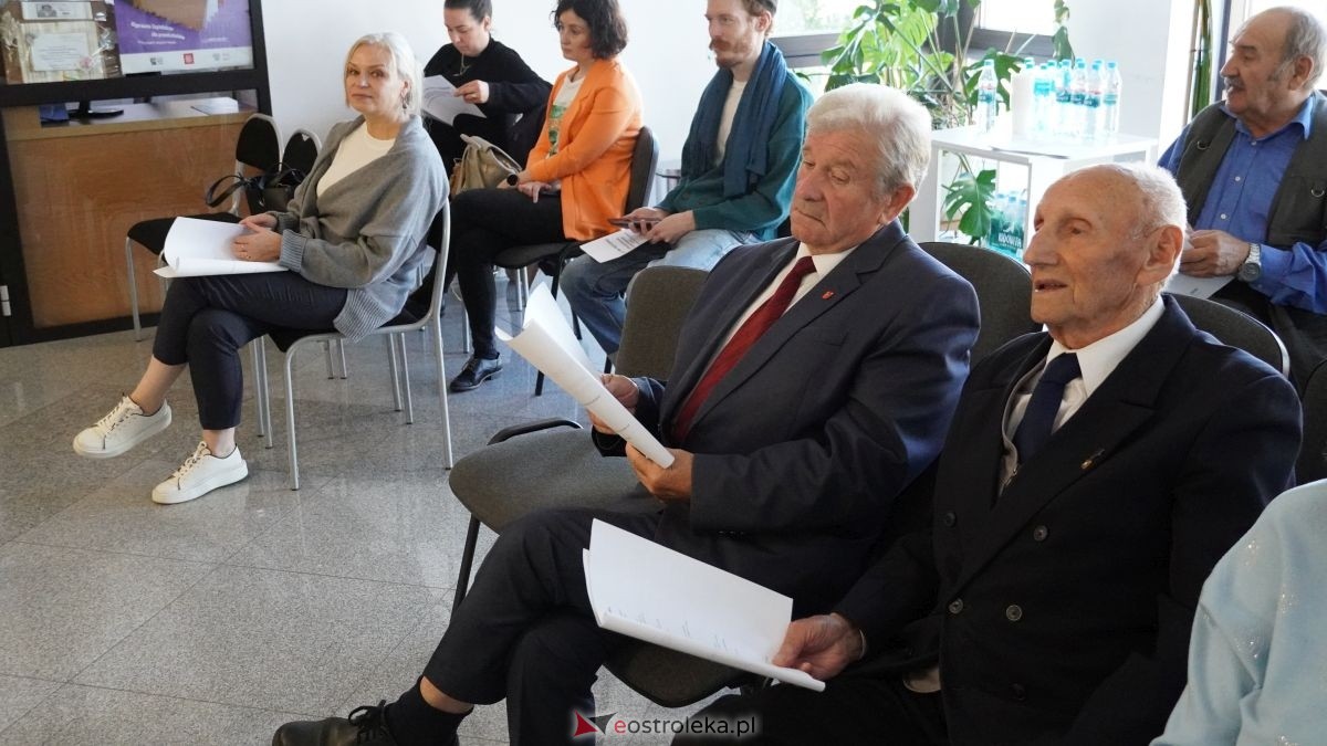 Ach jak przyjemnie - sentymentalna podróż muzyczna dla seniorów w Olszewie-Borkach [25.09.2025] - zdjęcie #9 - eOstroleka.pl