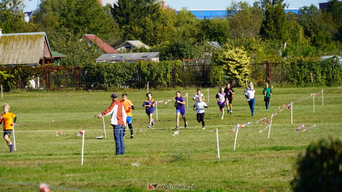 Zawody biegowe - sztafeta [26.09.2025] - zdjęcie #73 - eOstroleka.pl