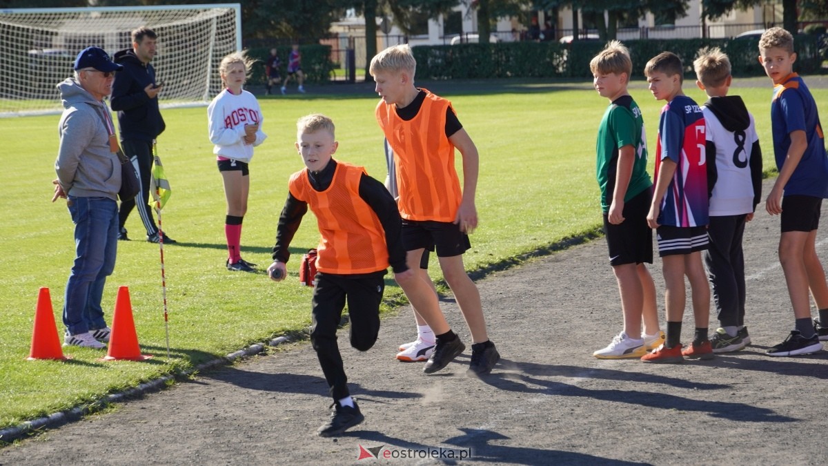 Zawody biegowe - sztafeta [26.09.2025] - zdjęcie #44 - eOstroleka.pl