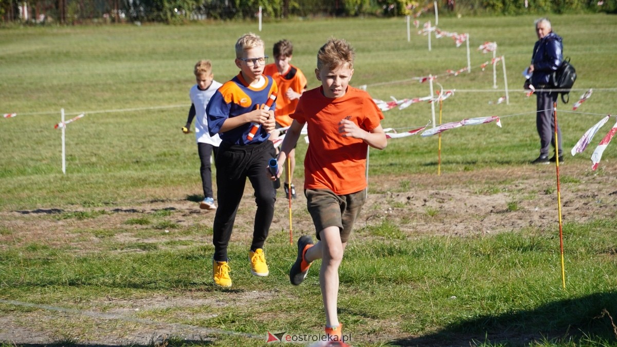 Zawody biegowe - sztafeta [26.09.2025] - zdjęcie #25 - eOstroleka.pl