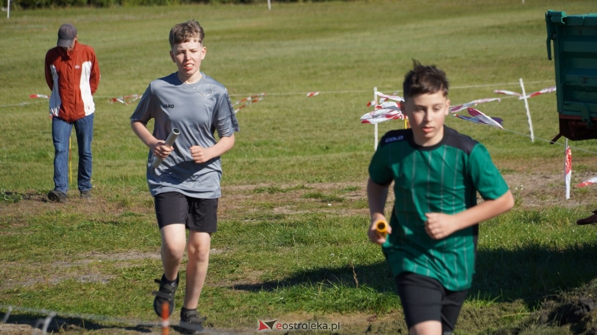 Zawody biegowe - sztafeta [26.09.2025] - zdjęcie #21 - eOstroleka.pl