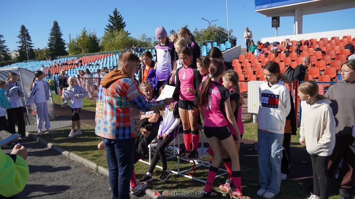 Zawody biegowe - sztafeta [26.09.2025] - zdjęcie #13 - eOstroleka.pl