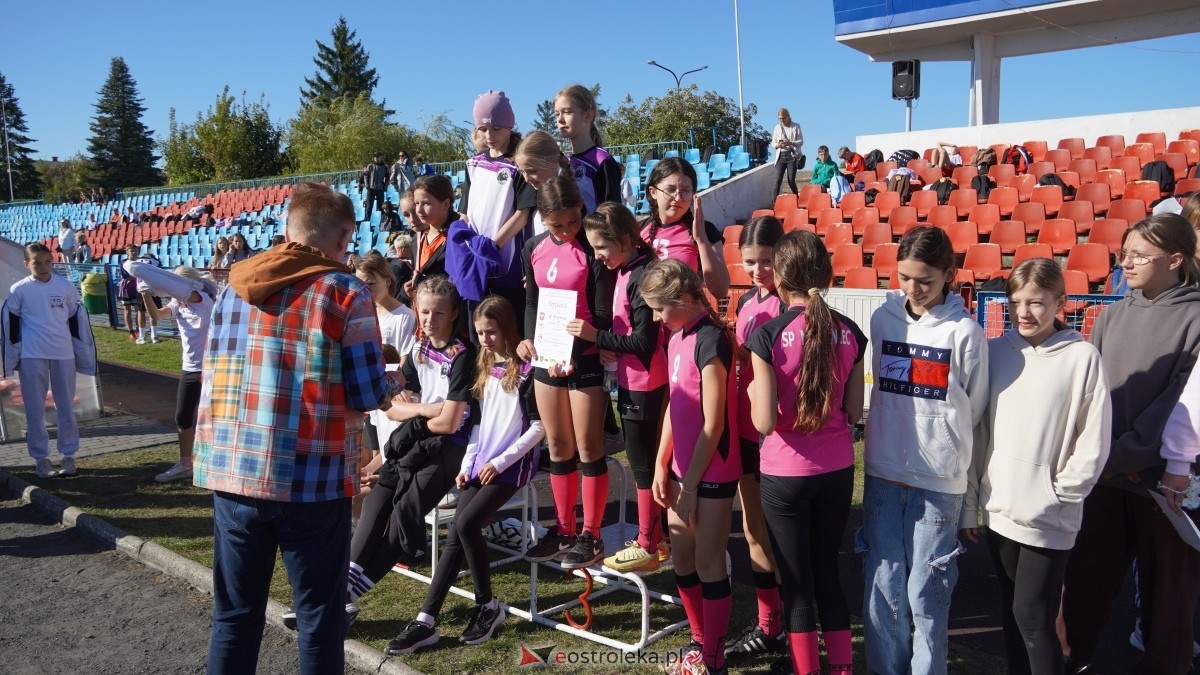 Zawody biegowe - sztafeta [26.09.2025] - zdjęcie #11 - eOstroleka.pl