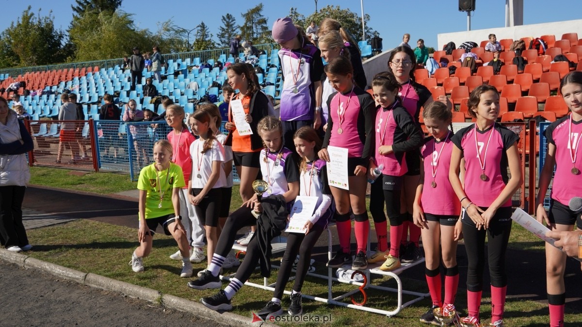 Zawody biegowe - sztafeta [26.09.2025] - zdjęcie #9 - eOstroleka.pl