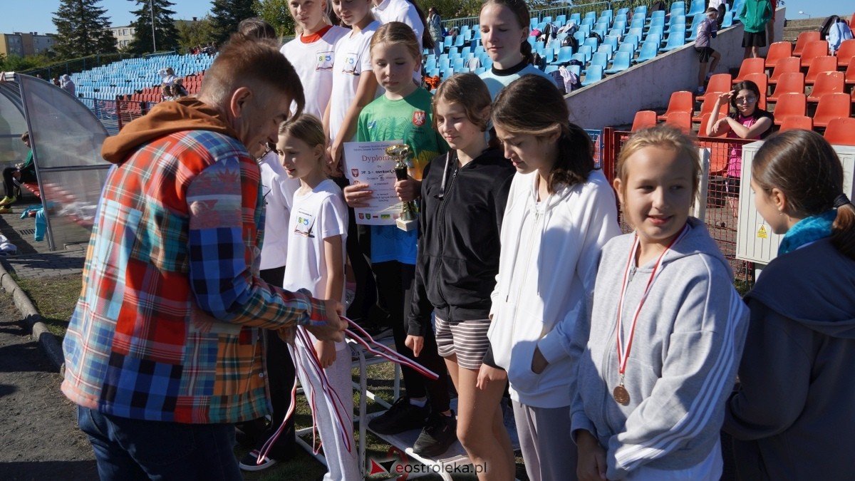 Zawody biegowe - sztafeta [26.09.2025] - zdjęcie #124 - eOstroleka.pl