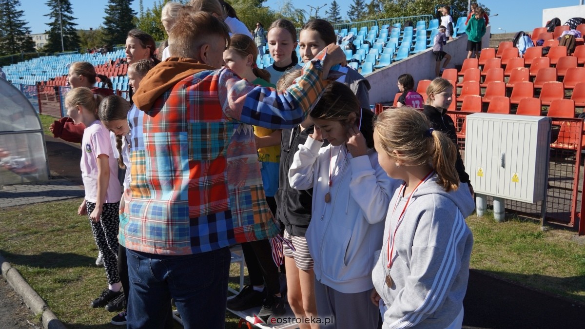 Zawody biegowe - sztafeta [26.09.2025] - zdjęcie #123 - eOstroleka.pl
