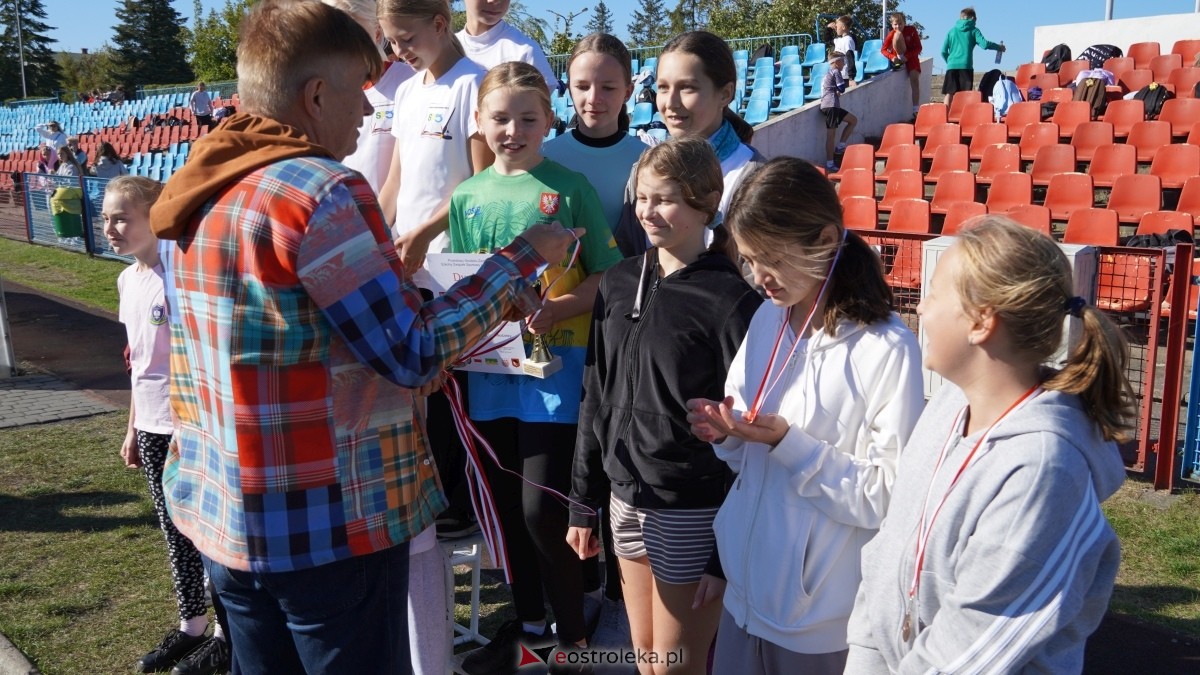 Zawody biegowe - sztafeta [26.09.2025] - zdjęcie #122 - eOstroleka.pl