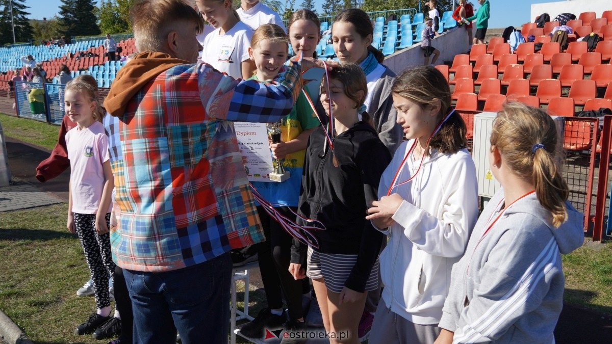 Zawody biegowe - sztafeta [26.09.2025] - zdjęcie #121 - eOstroleka.pl