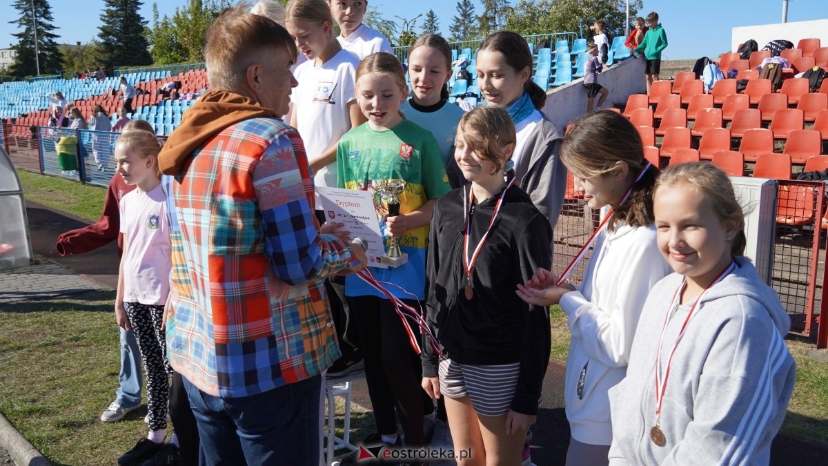 Zawody biegowe - sztafeta [26.09.2025] - zdjęcie #120 - eOstroleka.pl