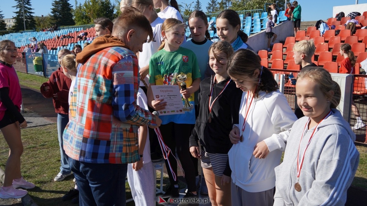Zawody biegowe - sztafeta [26.09.2025] - zdjęcie #118 - eOstroleka.pl