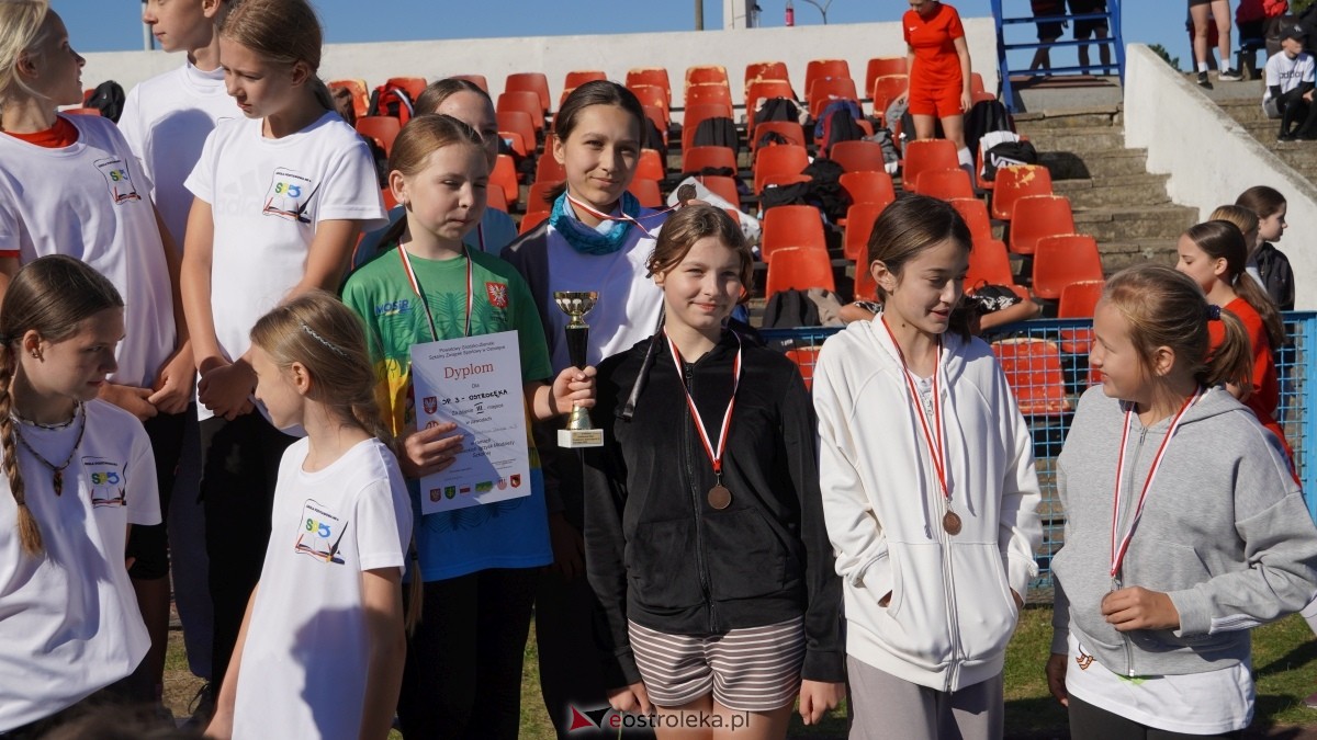 Zawody biegowe - sztafeta [26.09.2025] - zdjęcie #112 - eOstroleka.pl