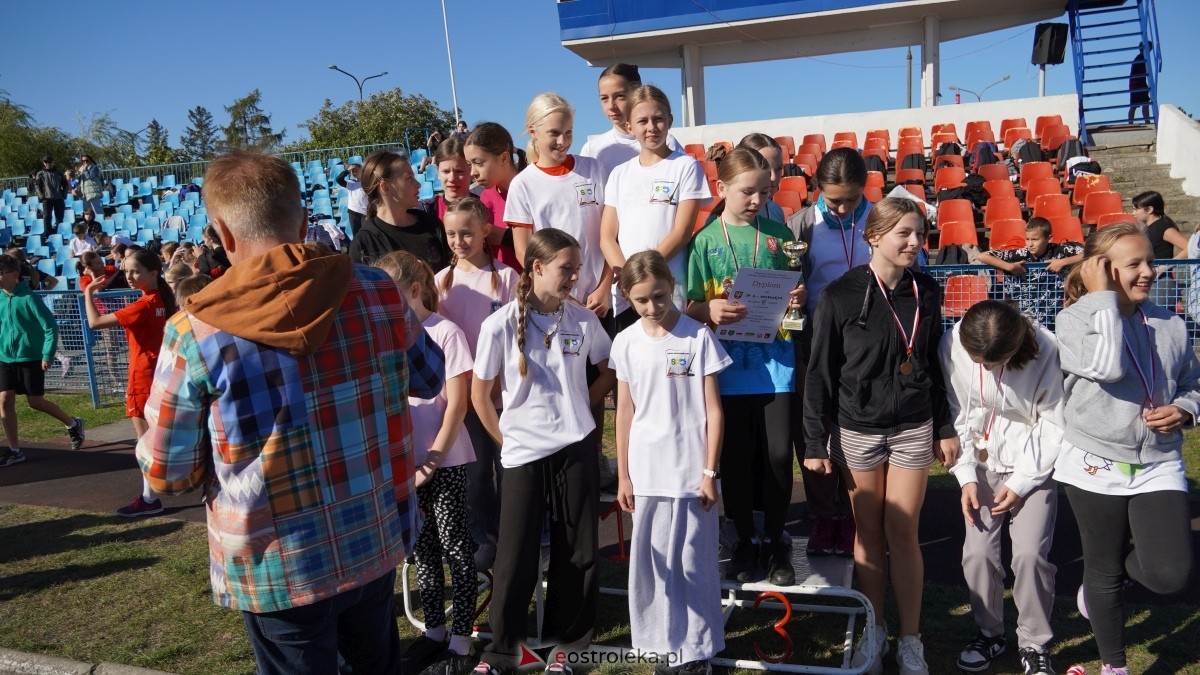 Zawody biegowe - sztafeta [26.09.2025] - zdjęcie #110 - eOstroleka.pl