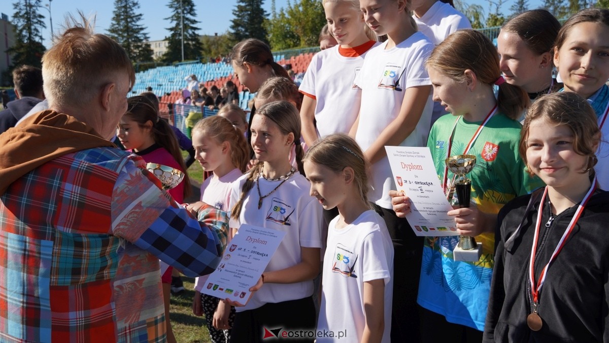Zawody biegowe - sztafeta [26.09.2025] - zdjęcie #104 - eOstroleka.pl