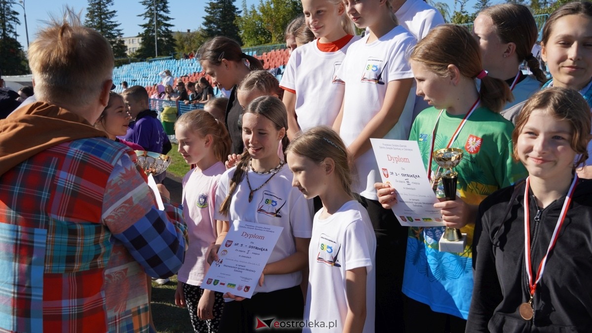 Zawody biegowe - sztafeta [26.09.2025] - zdjęcie #103 - eOstroleka.pl