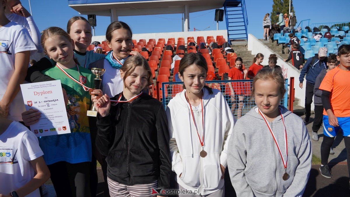 Zawody biegowe - sztafeta [26.09.2025] - zdjęcie #100 - eOstroleka.pl