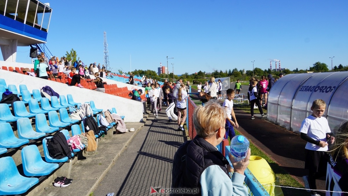 Zawody biegowe - sztafeta [26.09.2025] - zdjęcie #86 - eOstroleka.pl