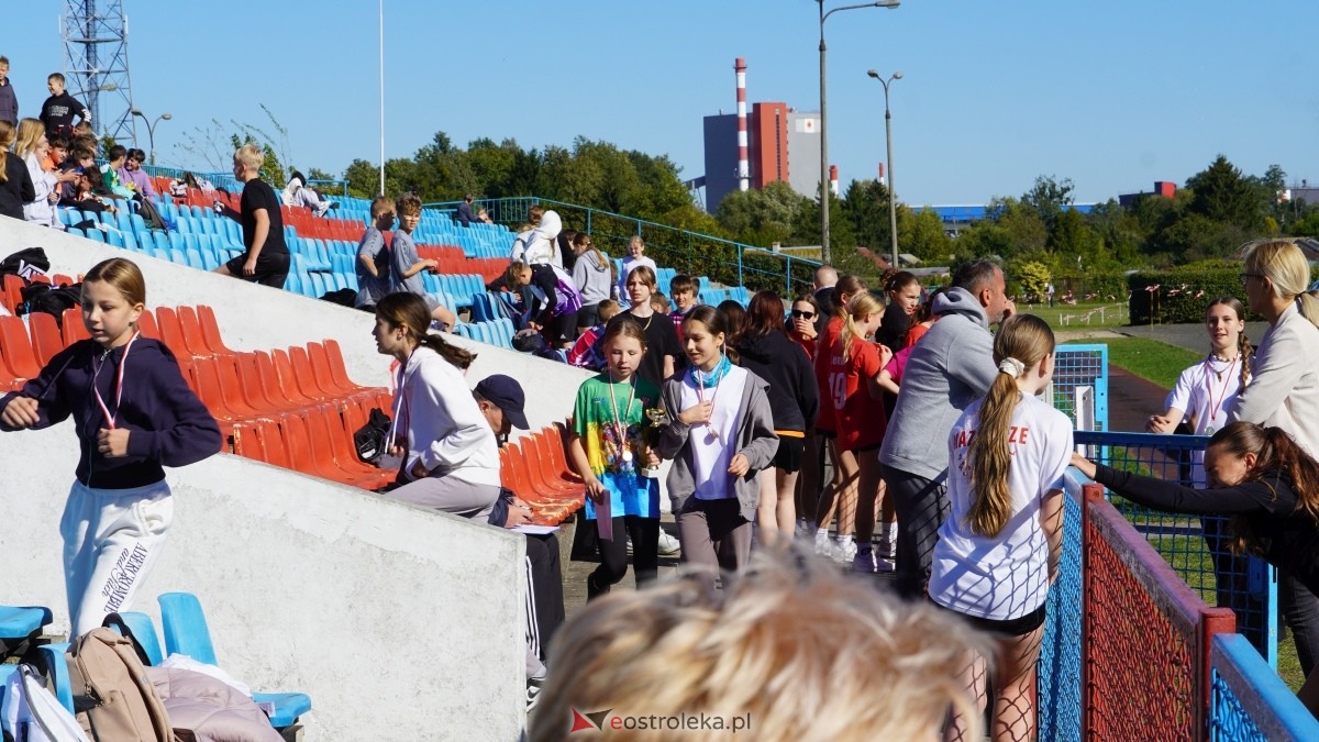 Zawody biegowe - sztafeta [26.09.2025] - zdjęcie #85 - eOstroleka.pl