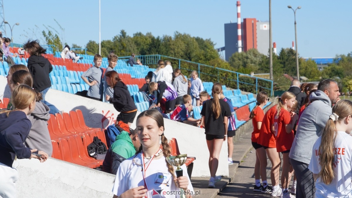 Zawody biegowe - sztafeta [26.09.2025] - zdjęcie #84 - eOstroleka.pl